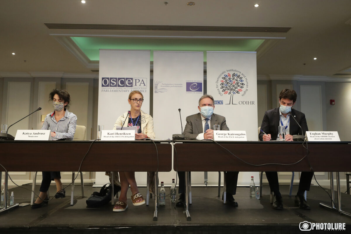 Gözlemciler: Seçimler iyi yönetildi, agresif söylemlerle gölgelendi